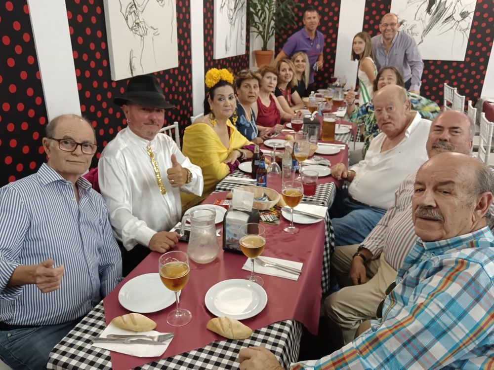 La Casa de Ceuta en Algeciras cierra su participación en la Feria Real con una cena de hermandad